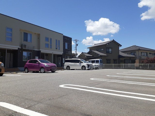 リブレ常盤台Ａの駐車場|駐車場に車を止められます