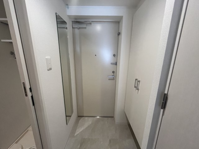 セレニテ江坂ミラク　の玄関