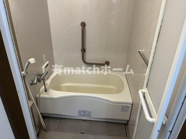 アビタシオン長尾駅前の浴室