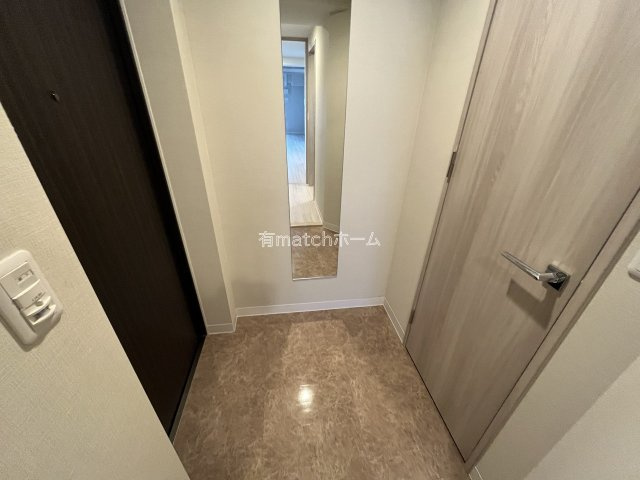 ミラージュパレス本町Departの玄関