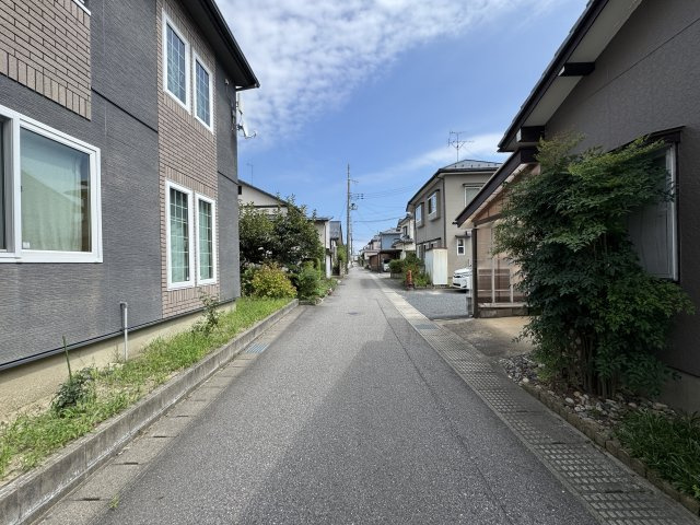江南区亀田水道町4丁目　土地の前面道路含む現地写真