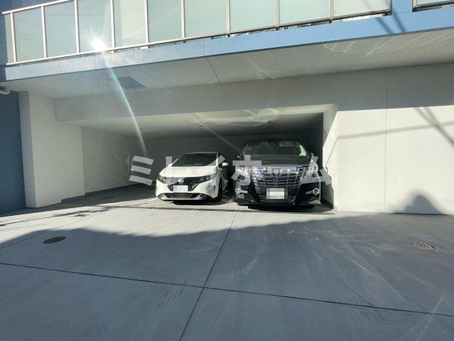 LIBR GRANT 羽田の駐車場