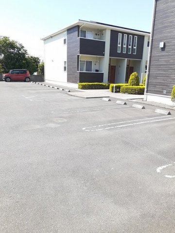 ジェルメ　Ｂの駐車場