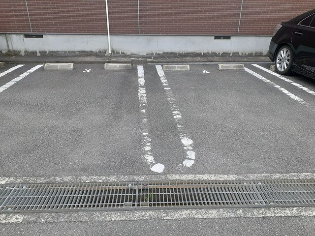 シャン・ド・フル－ルⅠ番館の駐車場