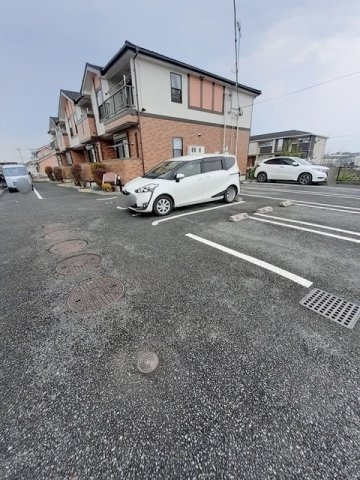 グレイスフルヒロの駐車場