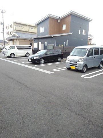 ラ・マジョーレⅡの駐車場