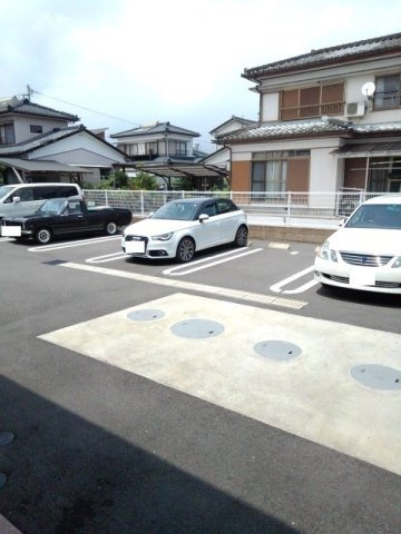 アイリスの駐車場