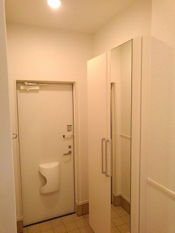 グッド９４６の玄関