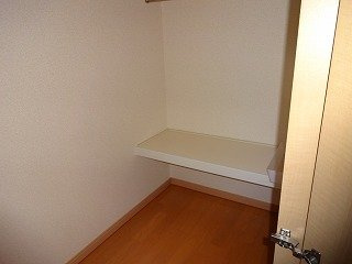 レオパレスＹＡＭＡＺＡＫＩの内装|ハイベッド下収納
