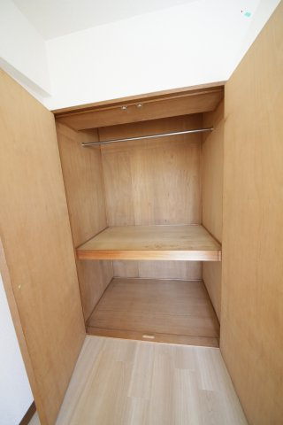 クマノハイツの収納|別部屋同間取りのお写真となります。参考にご覧くださいませ。