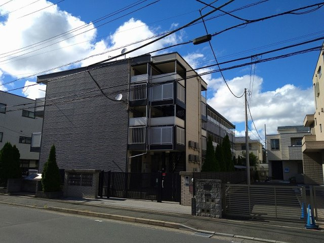 レオパレストレの外観