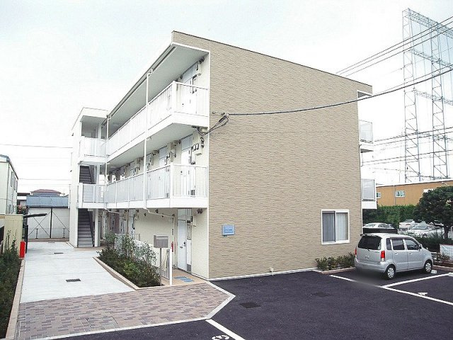 レオパレスメゾン　五月館の外観