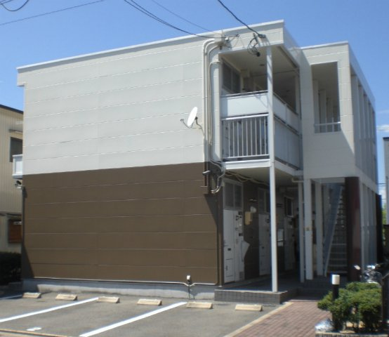 レオパレスひまわりハイツの外観