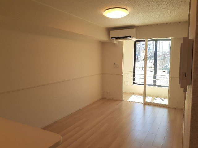 ルミエール中野新町の居間・リビング