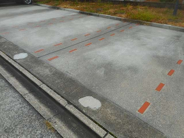 グランディール西囲　Ｄの駐車場