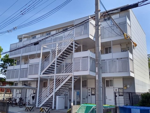 レオパレスラ　フォレの外観