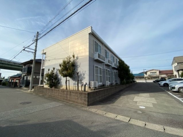 レオパレス長谷川の周辺