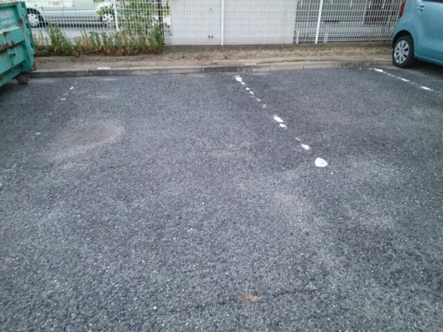 リブグリーン津久野の駐車場