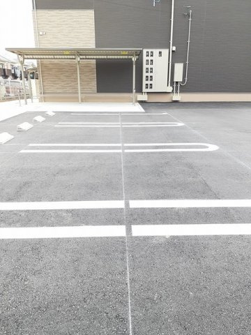 エクラの駐車場