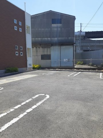 フルール　宇賀德の駐車場