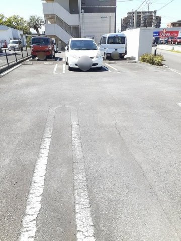 ハートピュア　Ｎ＆Ｔの駐車場