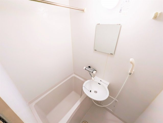 レオパレスオアシスの浴室|設備仕様は号室により異なる為、現況を優先します。