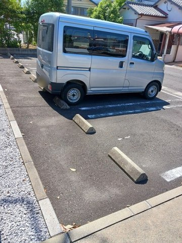 サンセールＪの駐車場