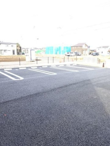 アストルムの駐車場