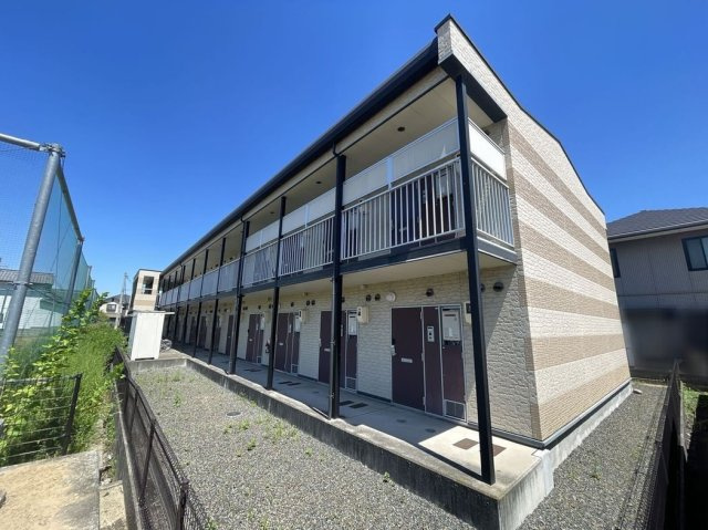 レオパレスポムールの外観