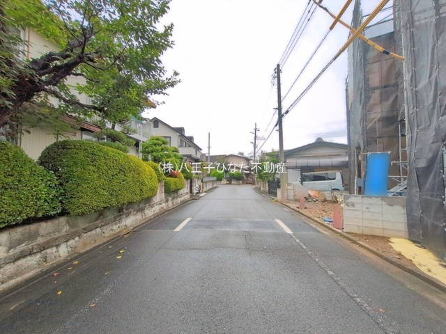 『八王子市新築戸建て』八王子市西寺方町400-47【仲介手数料無料】 ２期の前面道路含む現地写真|～仲介手数料無料☆八王子ひなた不動産～八王子市西寺方町　新築戸建て