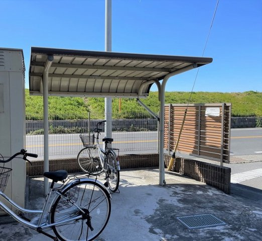 レオパレスオンダのその他|屋根付き駐輪場