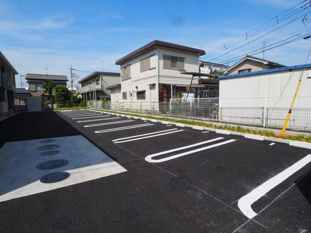 クレアンジュⅡの駐車場