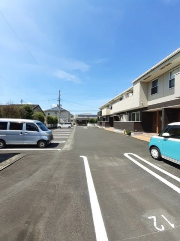 Ｙ’ｓコート四番館の駐車場