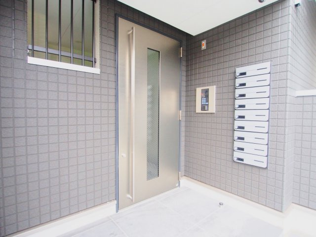 Regalest-Smart Luce のエントランス