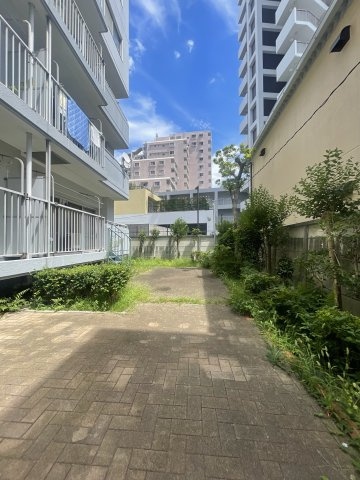 メゾンエクレーレ南千住の庭