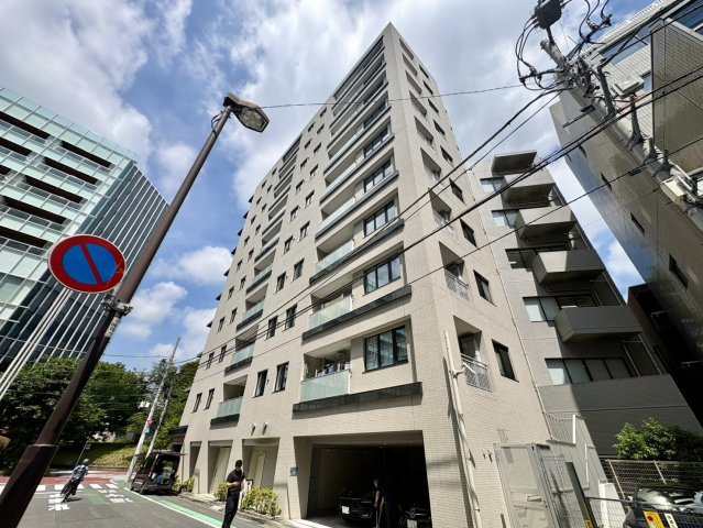 ブランズ九段北の外観