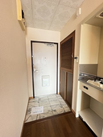 ピーチマンションの玄関