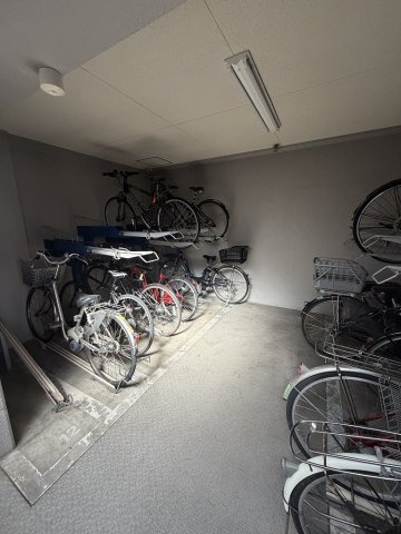 ビクトリアハイム市ヶ谷の駐輪場
