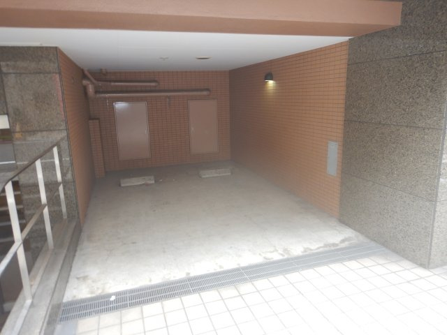 メゾン・ド・ヴィレ日本橋茅場町の駐車場