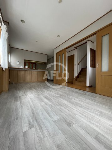 杭全2丁目戸建ての居間・リビング|杭全2丁目戸建て　リビング