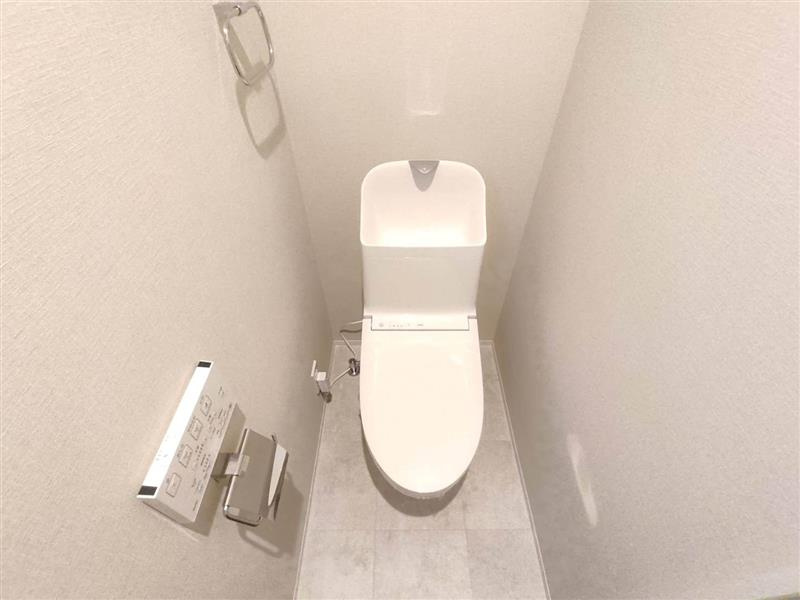 京都市西京区御陵峰ケ堂町戸建のトイレ|トイレです