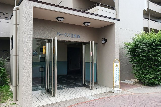 メゾンドール・ラーバン和泉III番館|エントランス