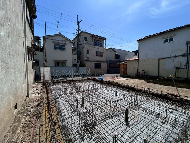 東大阪市大蓮南4丁目の前面道路含む現地写真|周囲は戸建てが建ち並ぶ静かな住宅街。落ち着いた暮らしを求める方におすすめです◎