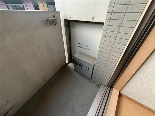 ヴォーガコルテ世田谷上町のバルコニー|暖かな日差しのふりそそぐバルコニー