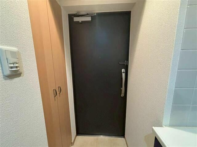 ヴォーガコルテ世田谷上町の玄関|収納もある玄関です