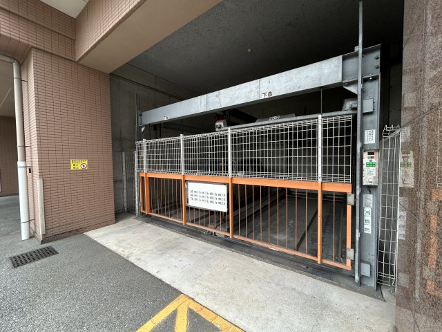 【駐車場】サンロワール江坂