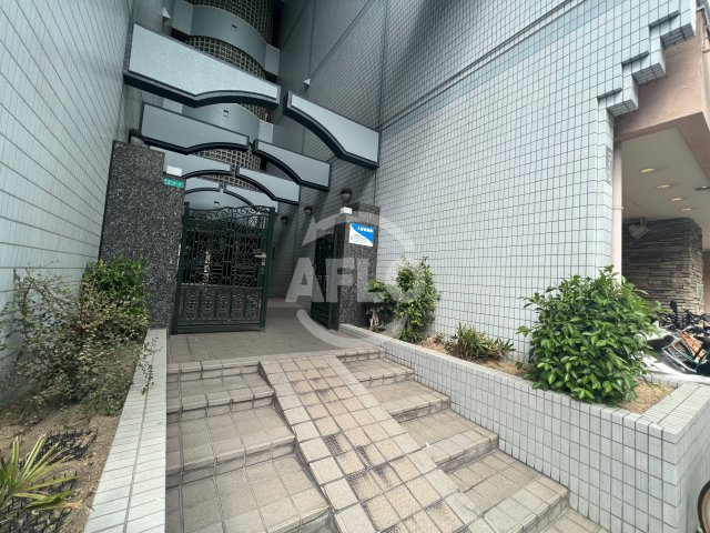 富士プラザⅡ中央　波除小学校のエントランス|富士プラザII中央　エントランス
