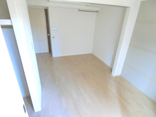 【寝室】セレニテ江坂ルフレ
