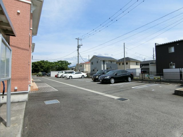 ベル・ミニョンＢの駐車場
