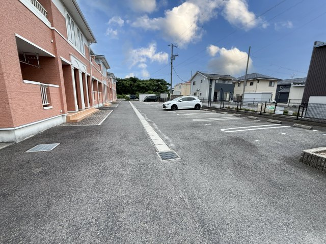 ベル・ミニョンＢの駐車場